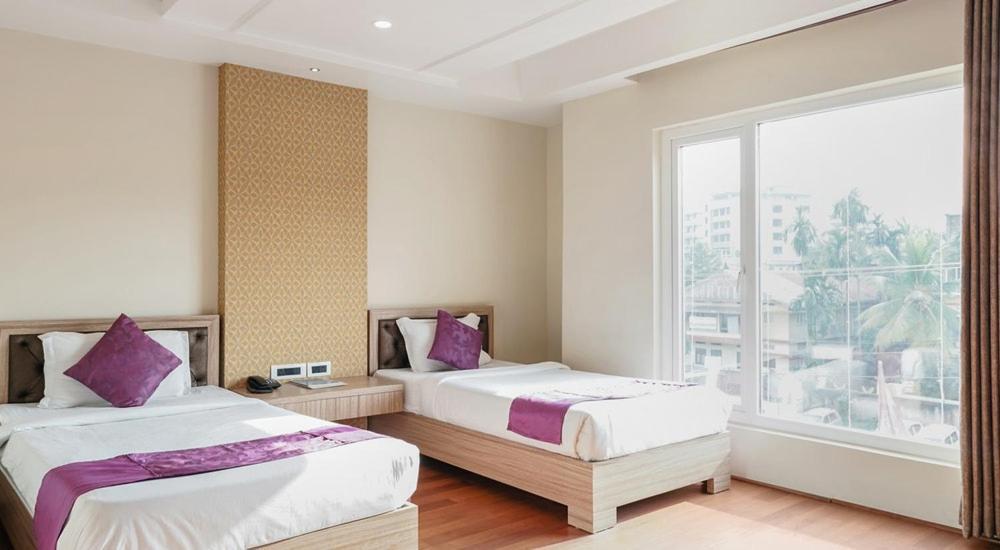 Hotel The Kalyaniz Гувахати Экстерьер фото